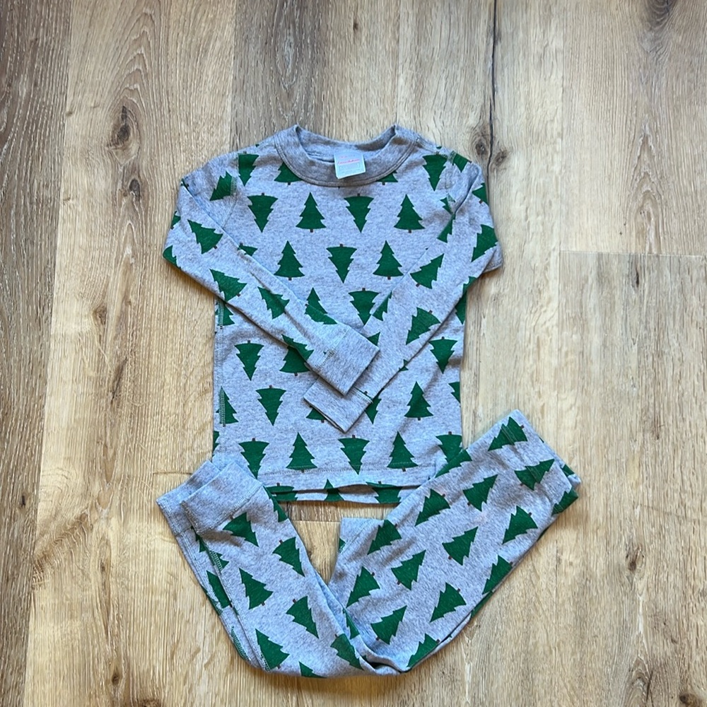 ￼Hanna Anderson, Christmas tree, pajamas, size 4, 100cm